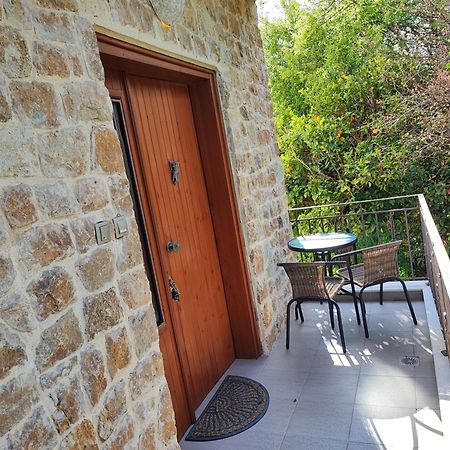 네아 포티데아 Stone House With Seaview 아파트 외부 사진