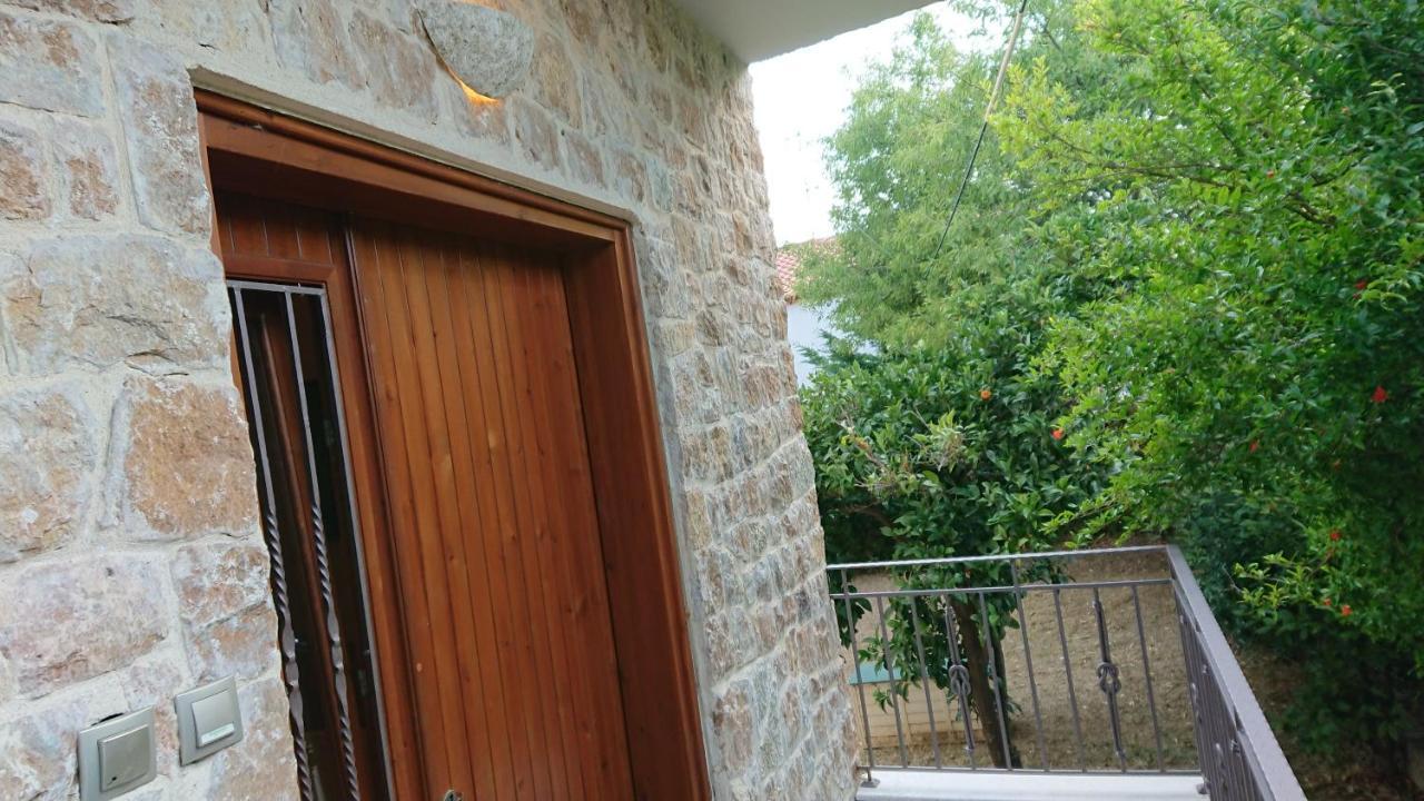 네아 포티데아 Stone House With Seaview 아파트 외부 사진