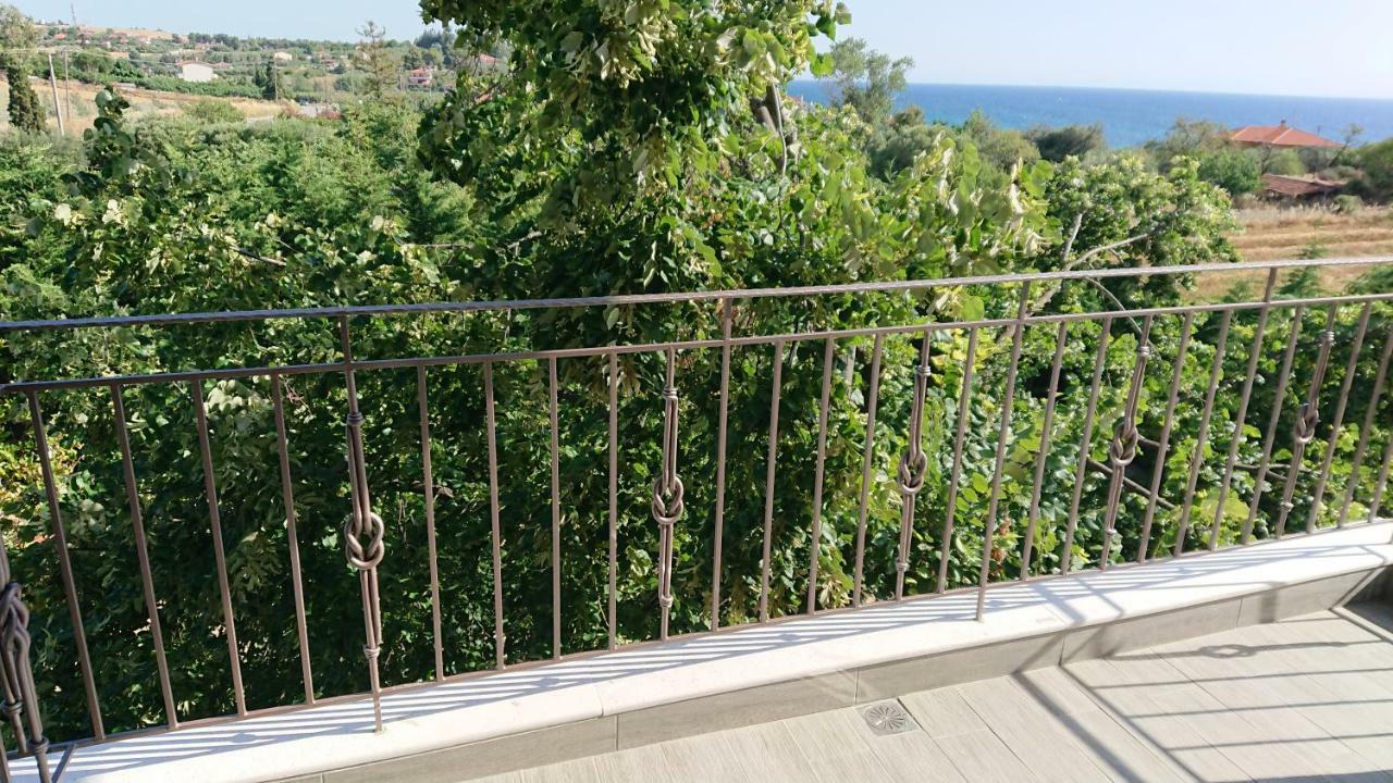네아 포티데아 Stone House With Seaview 아파트 외부 사진
