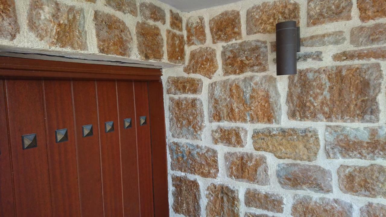 네아 포티데아 Stone House With Seaview 아파트 외부 사진