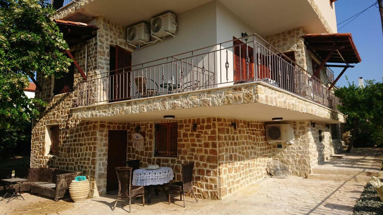 네아 포티데아 Stone House With Seaview 아파트 외부 사진
