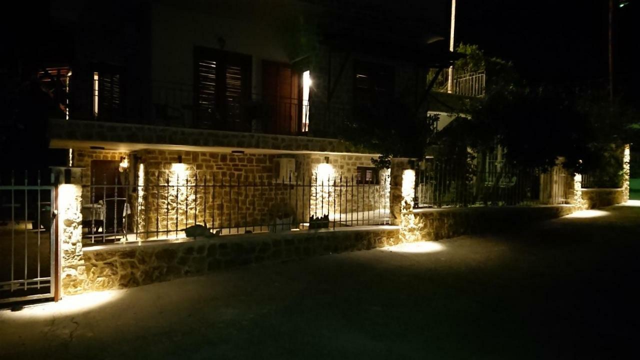 네아 포티데아 Stone House With Seaview 아파트 외부 사진