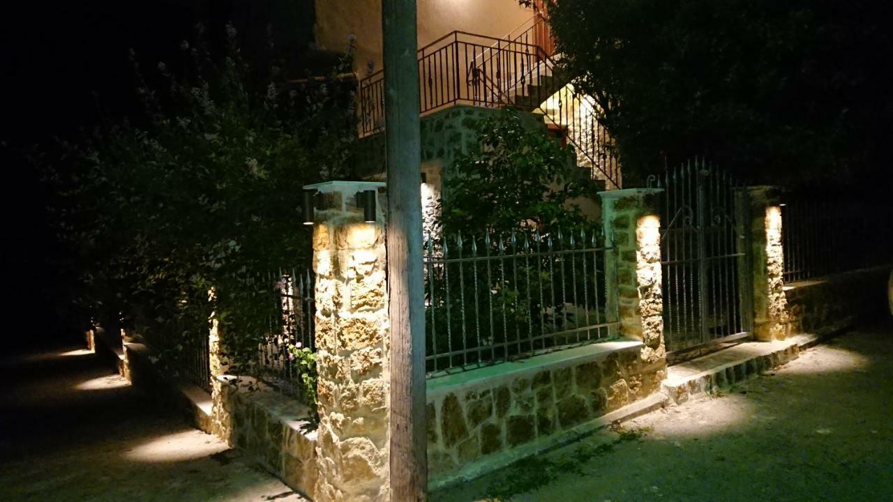 네아 포티데아 Stone House With Seaview 아파트 외부 사진