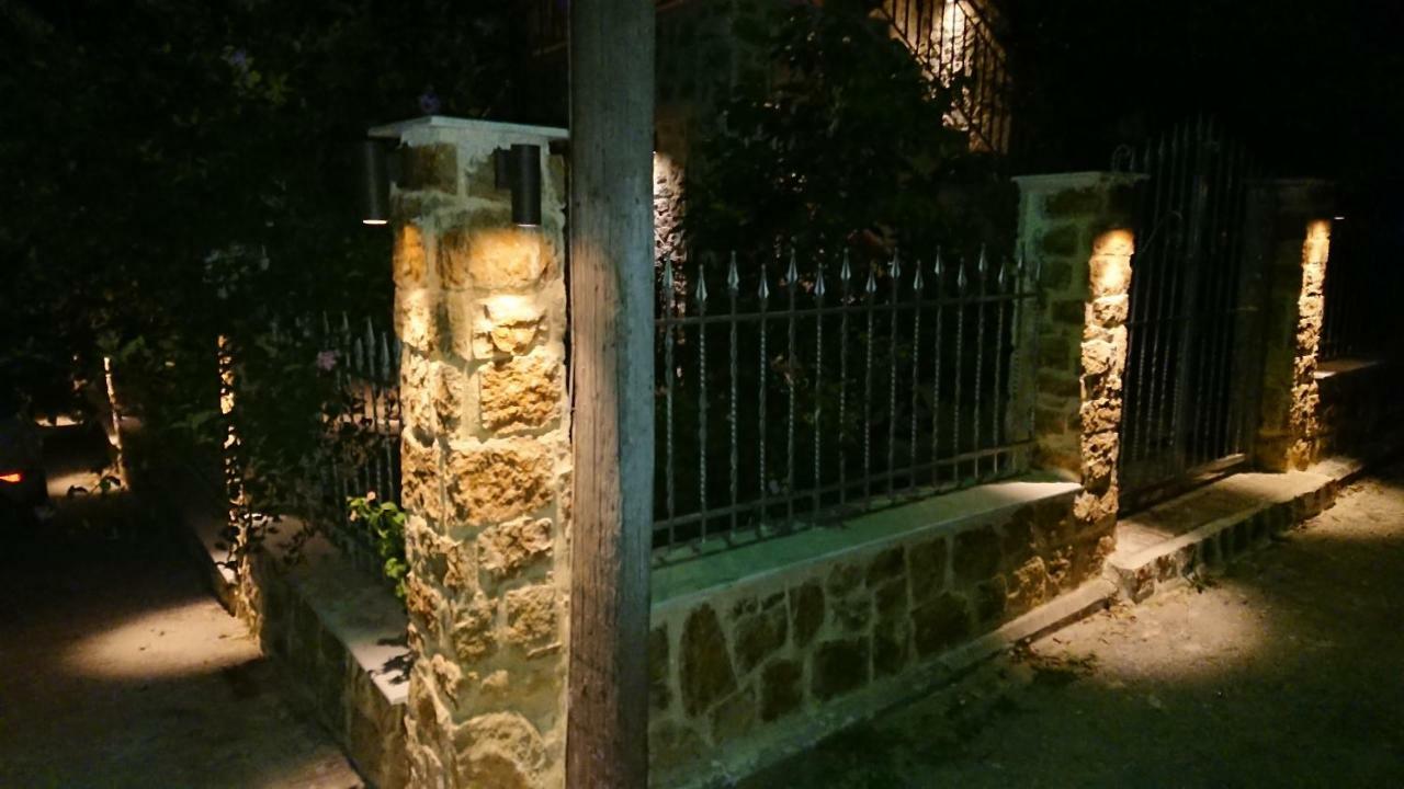 네아 포티데아 Stone House With Seaview 아파트 외부 사진
