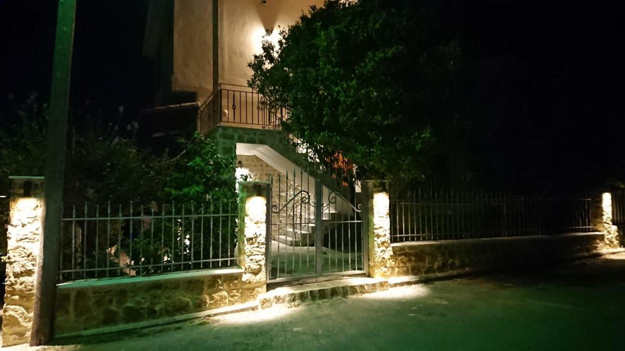 네아 포티데아 Stone House With Seaview 아파트 외부 사진