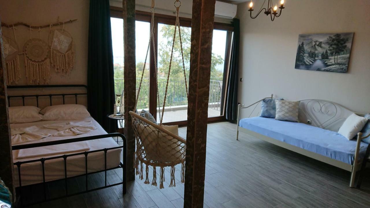 네아 포티데아 Stone House With Seaview 아파트 외부 사진