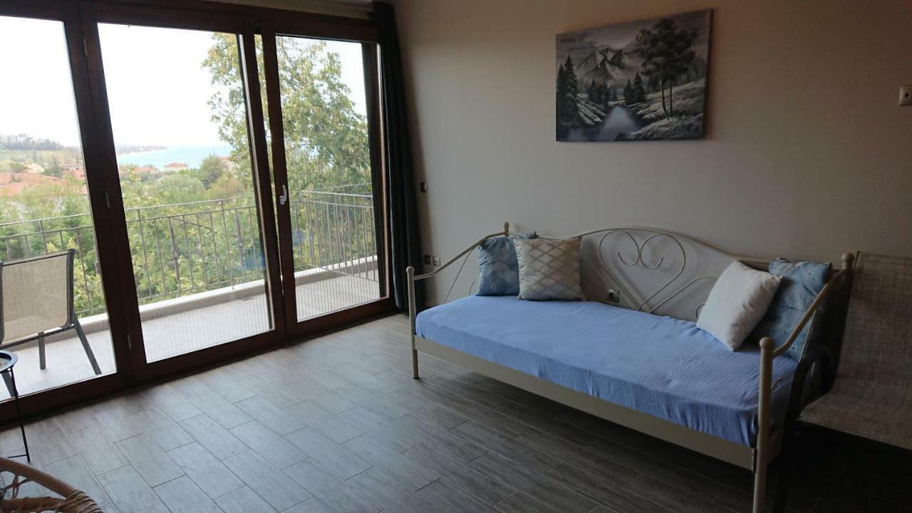 네아 포티데아 Stone House With Seaview 아파트 외부 사진