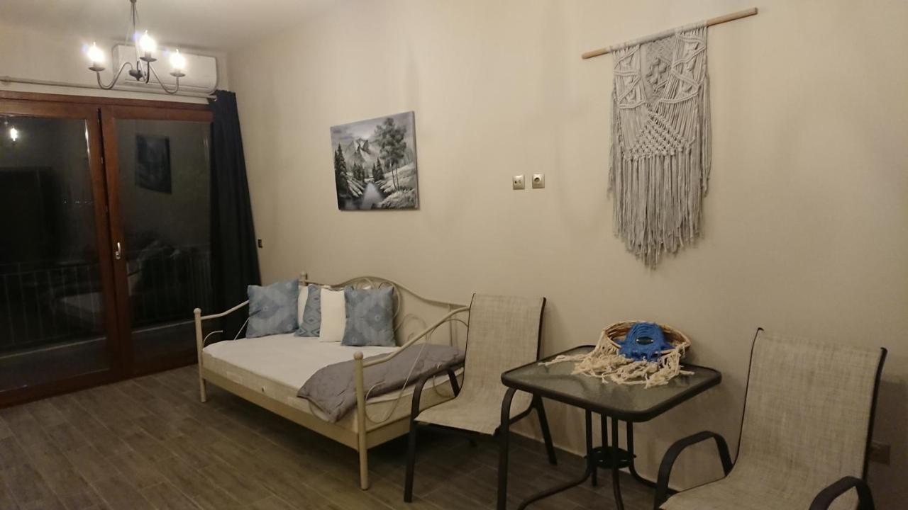 네아 포티데아 Stone House With Seaview 아파트 외부 사진