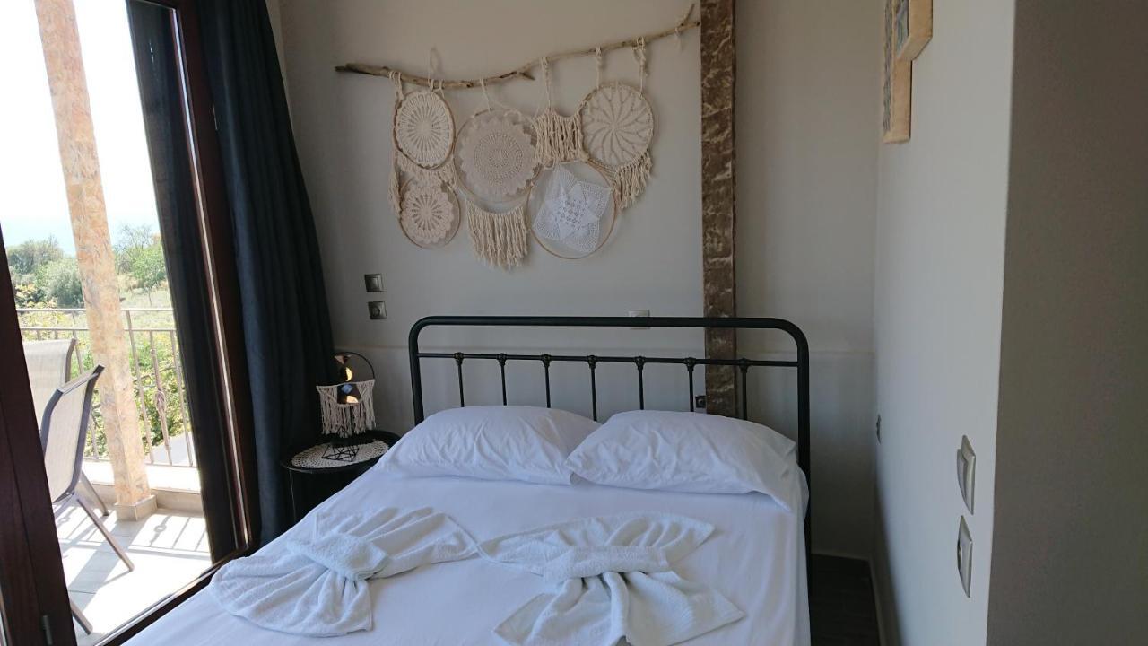 네아 포티데아 Stone House With Seaview 아파트 외부 사진